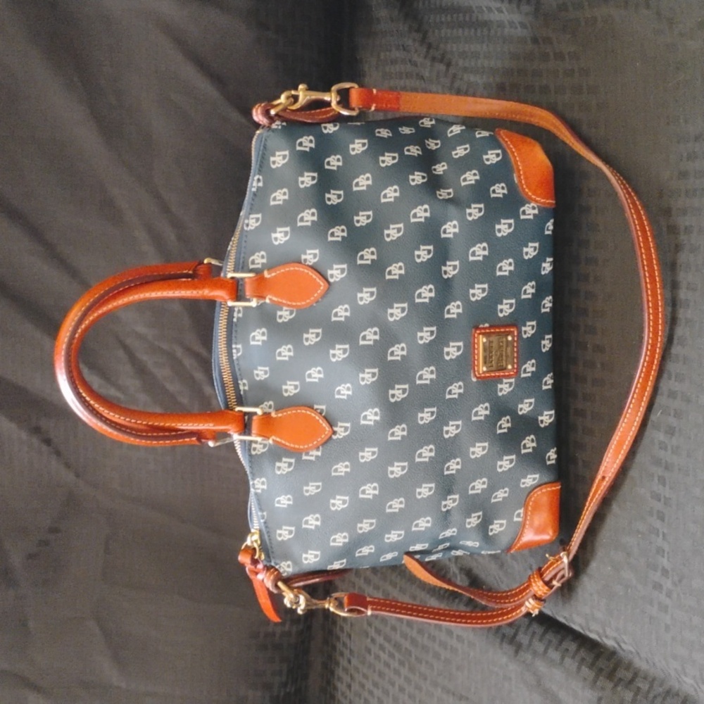 Dooney & Bourke Satchel Handbag / lightly used - Picture 1 of 10